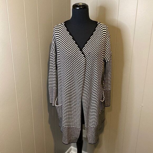 Z Kenneth Cole New York Women’s Medium Long Sleeve Cardigan Pockets Stripes Knit - Picture 1 of 9